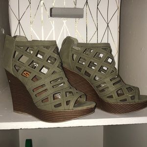 Olive green Wedges